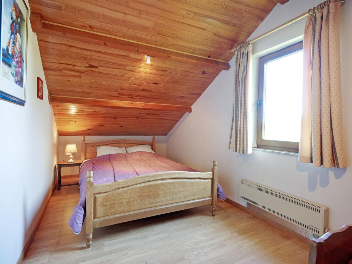 Amazing Holiday Home In Porcheresse Daverdisse With Terrace ภายนอก รูปภาพ